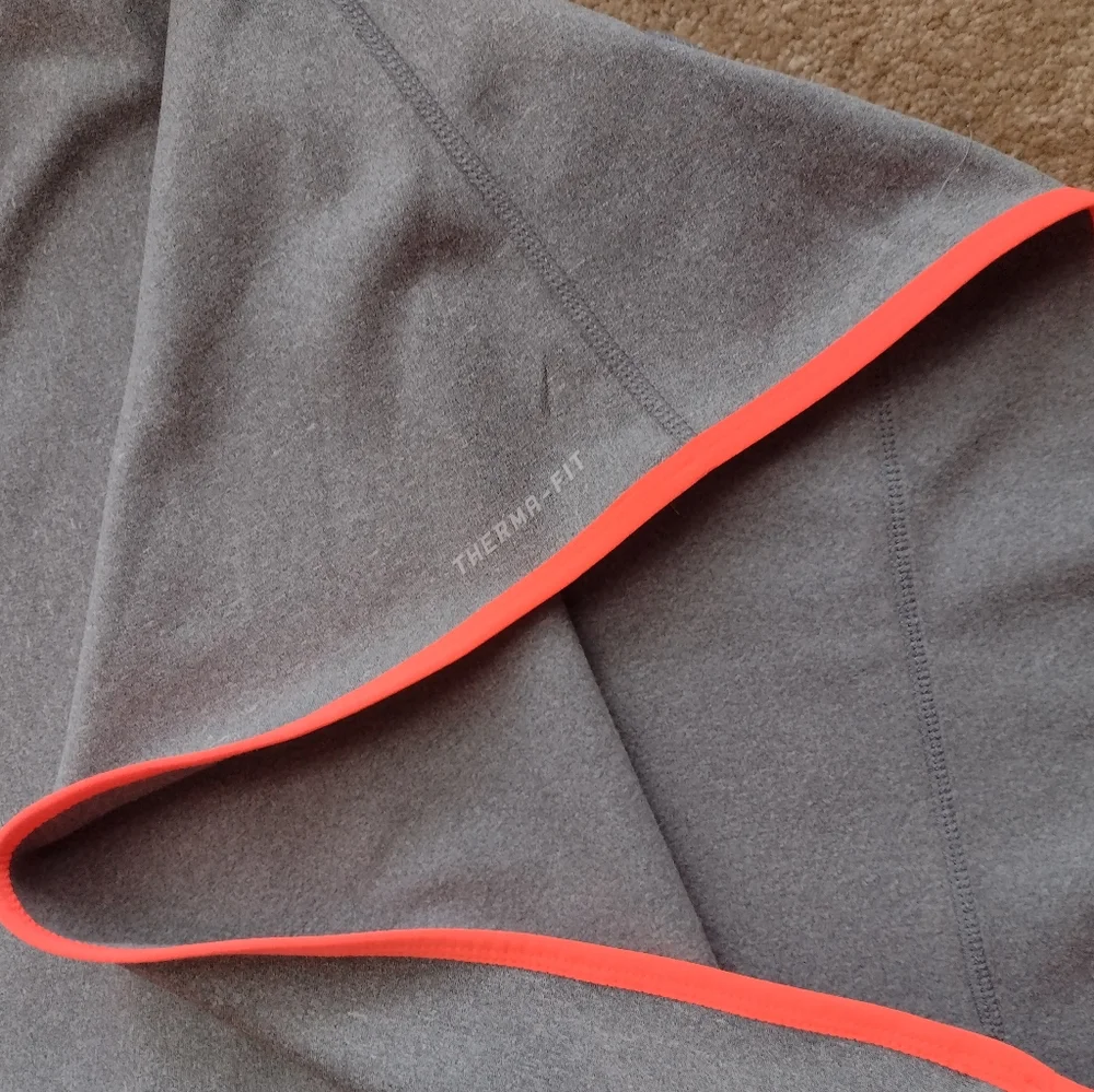 NIKE PULLOVER THERMA-FIT LADY HOODIE